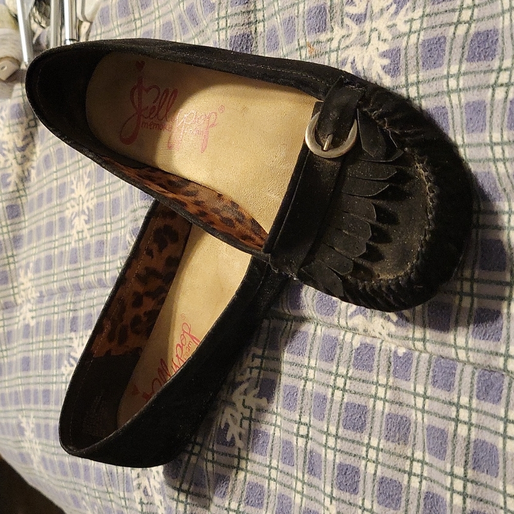 Casual shoes